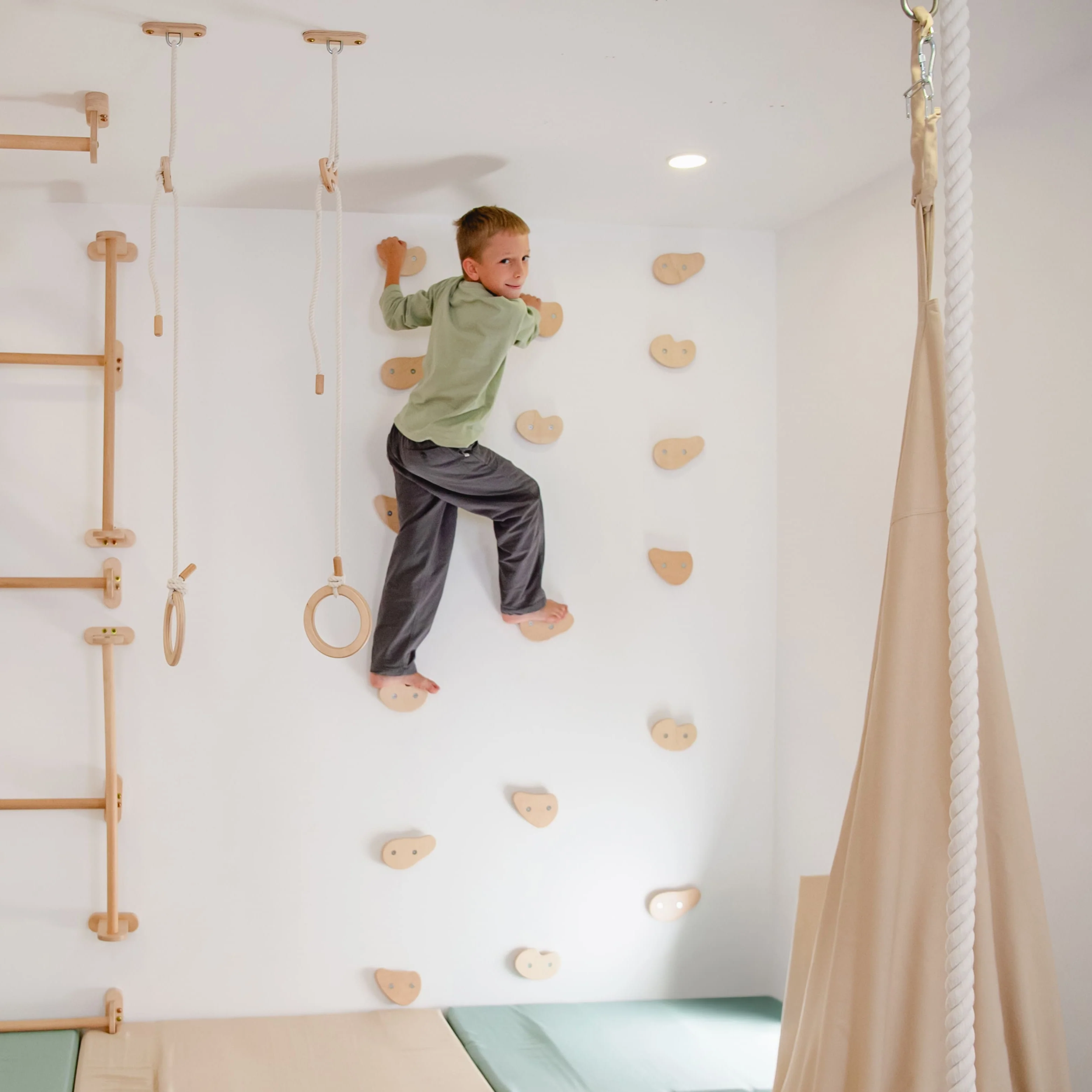 9-in-1 Indoor Spielplatz Set mit Kletterwand & Textil-Set - Image 13