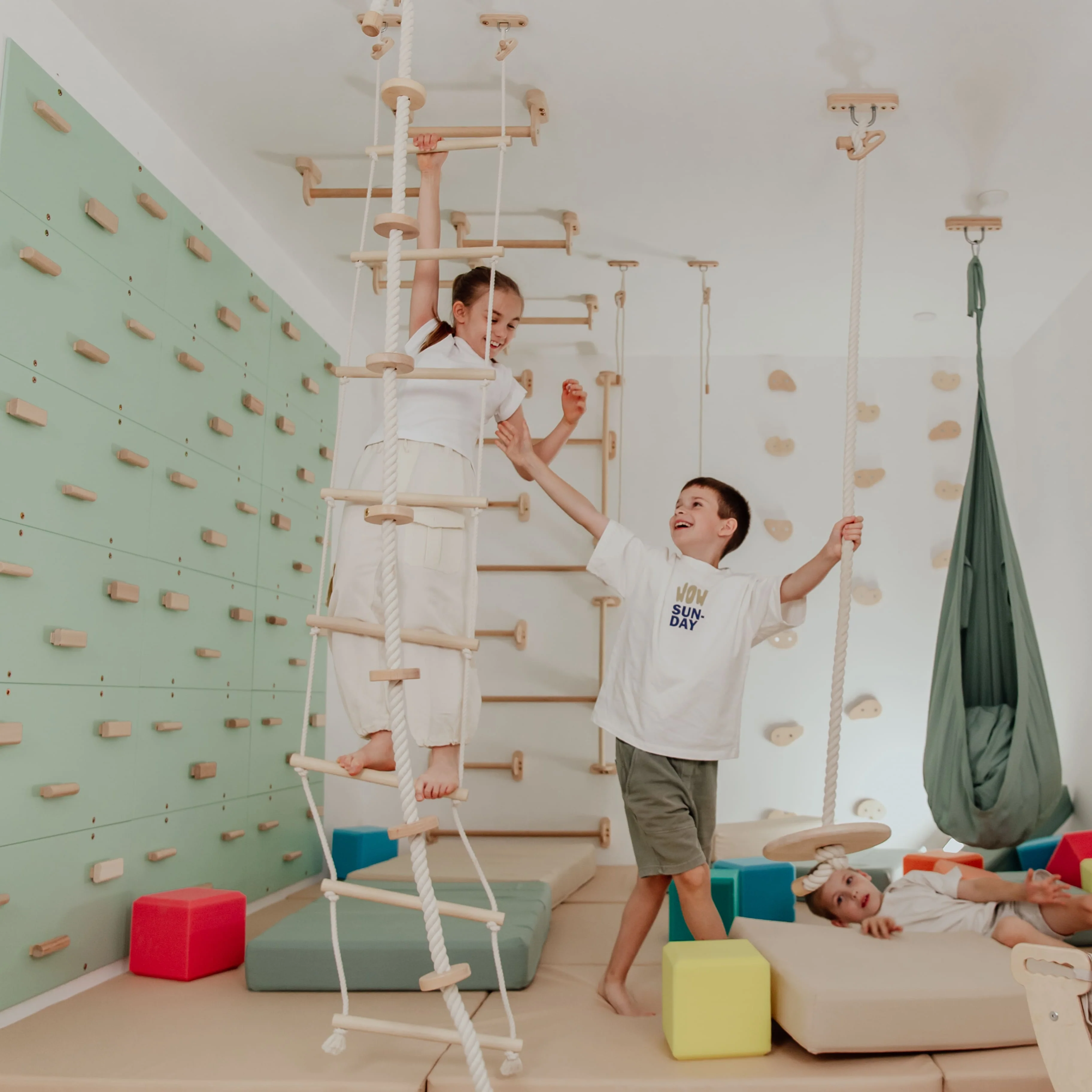 9-in-1 Indoor Spielplatz Set mit Kletterwand & Textil-Set - Image 5