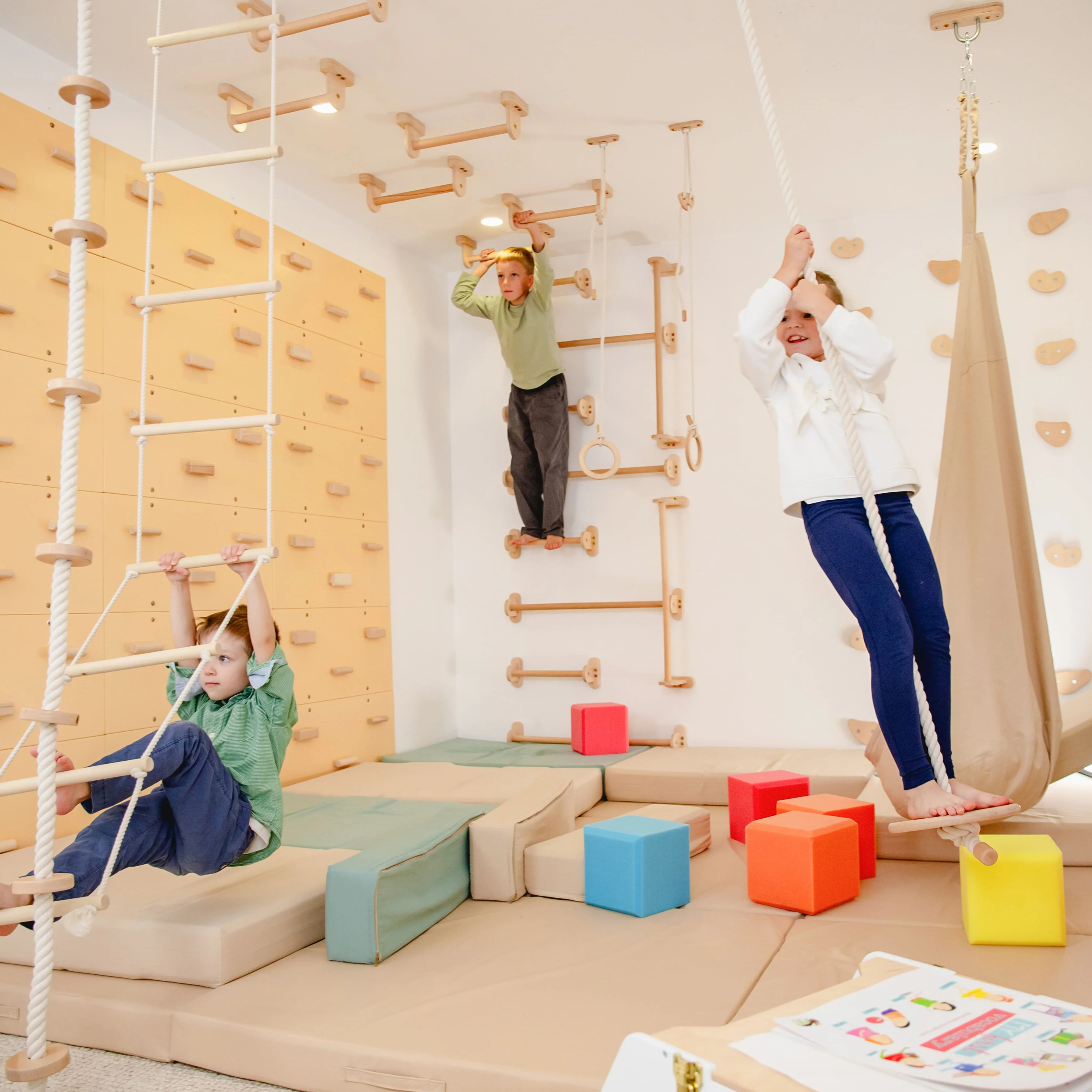 9-in-1 Indoor Spielplatz Set mit Kletterwand & Textil-Set - Image 9