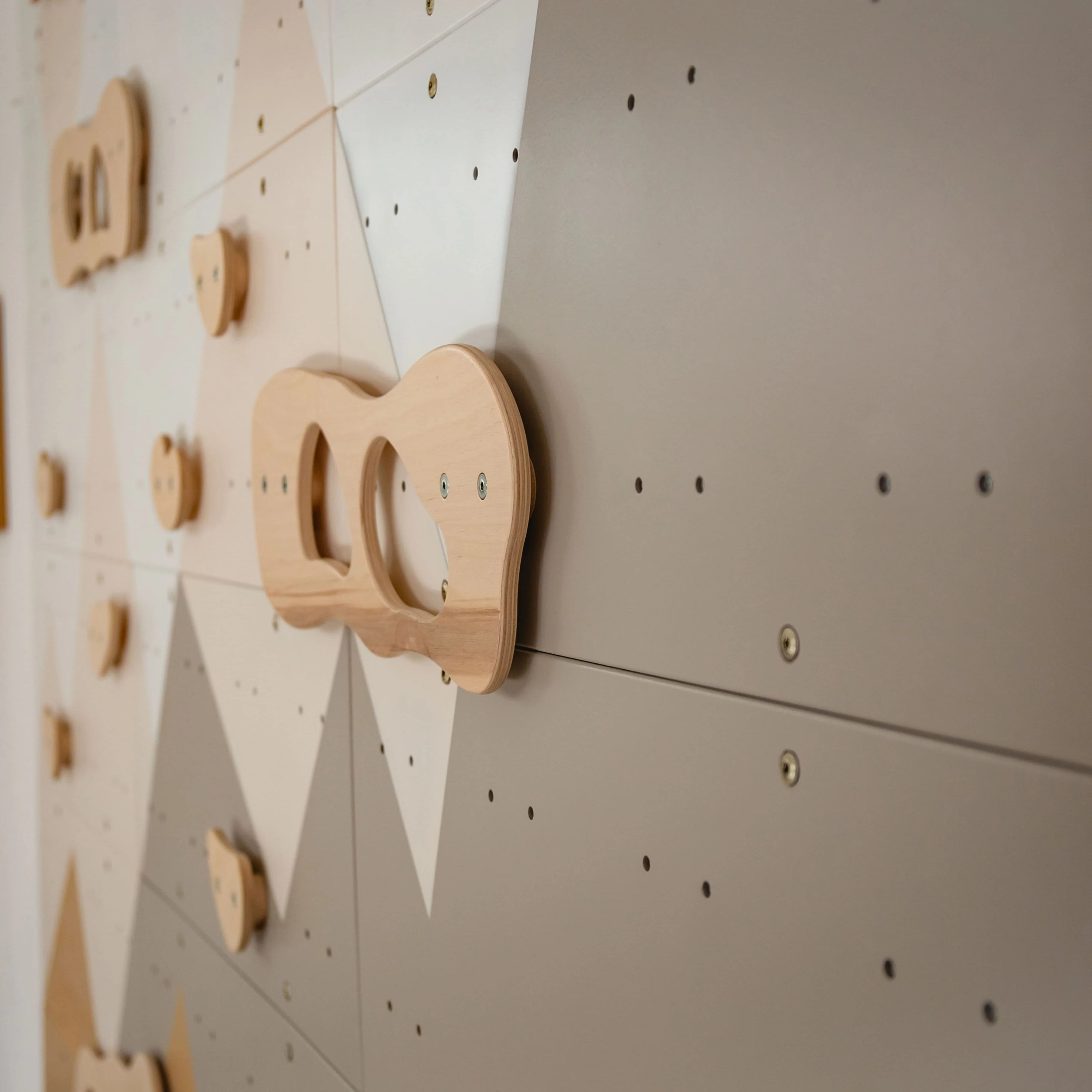 Kinderzimmer Kletterwand - Image 16
