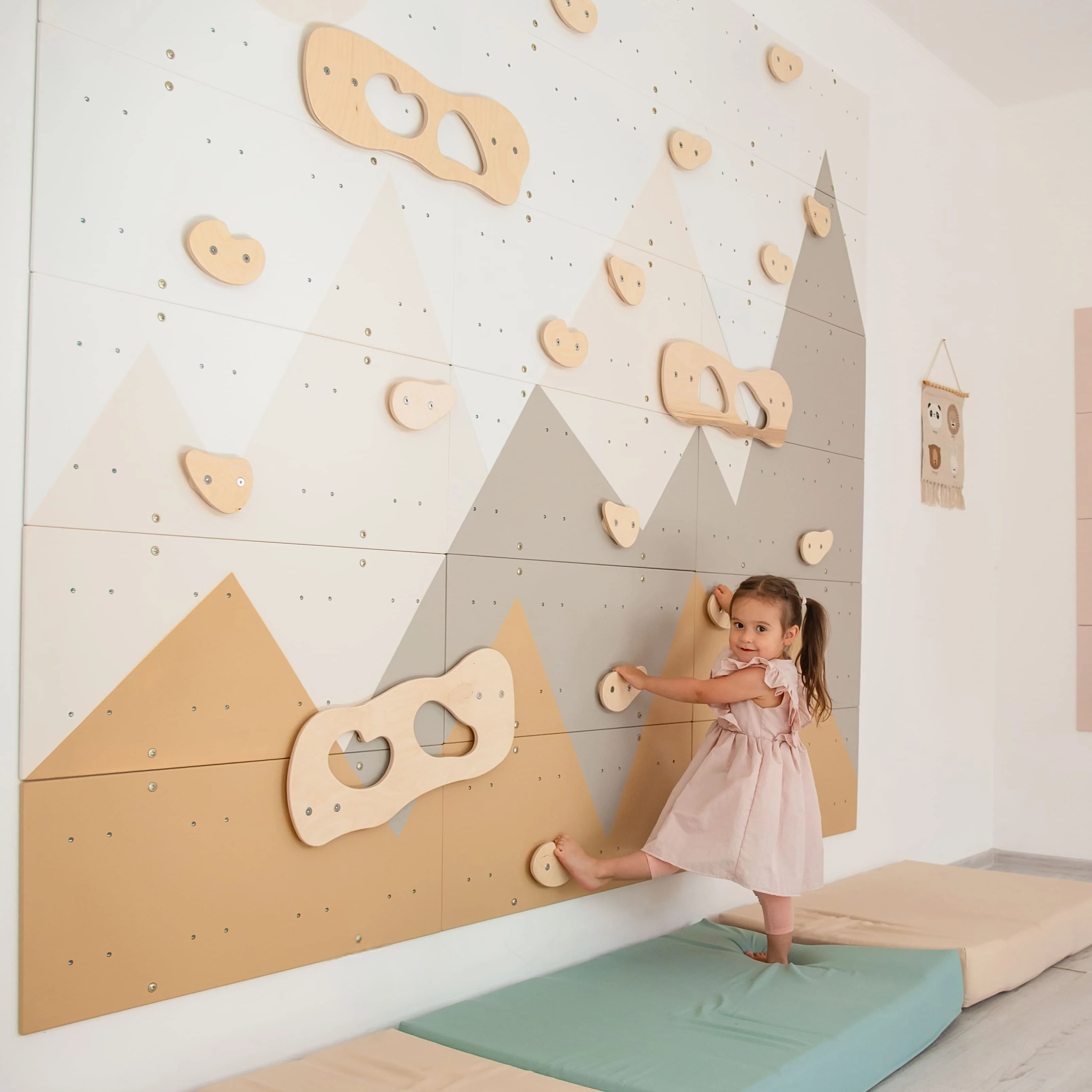 Kinderzimmer Kletterwand - Image 8